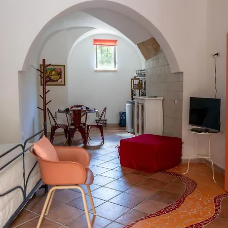 Bed & Breakfast Corte Dei Memoli Di Margiotta Giuseppina 3*