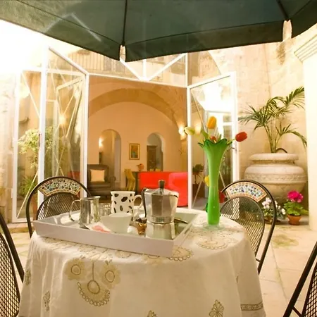 Corte Dei Memoli Di Margiotta Giuseppina Bed and Breakfast Λέτσε