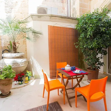 Alojamento de Acomodação e Pequeno-almoço Corte Dei Memoli Di Margiotta Giuseppina Lecce